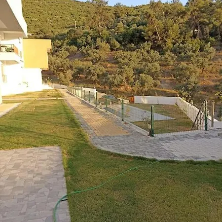 Vila Gulluk'te Site Icinde Daire Milas